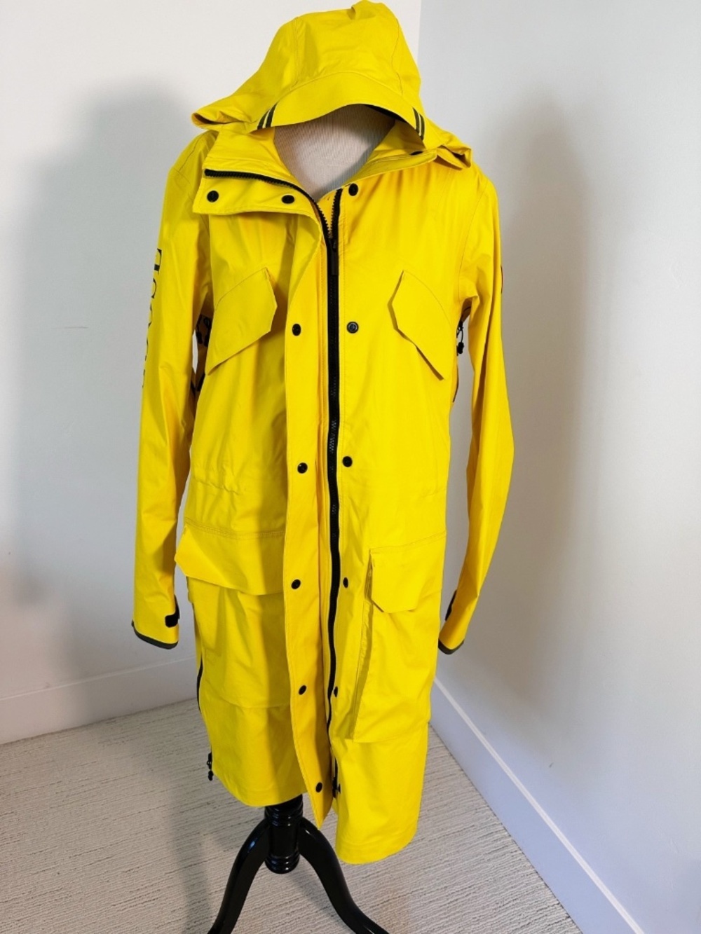 CANADA GOOSE Seaboard Women's M Overboard Yellow Rain Jacket Style 5607L Luxury - Picture 9 of 16